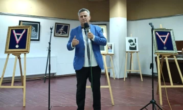 Изложба за спортските успеси на борачот Шабан Трстена во Гостивар