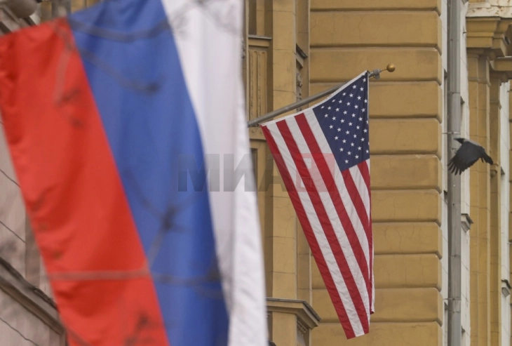 SHBA përkohësisht ndërpret disa sanksione ndaj Rusisë para takimit në Alaskë