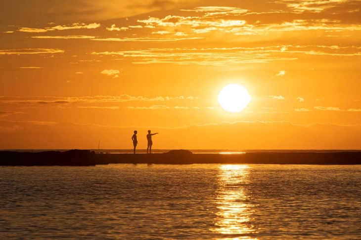 Weather: Sunny and hot, temps up to 38C