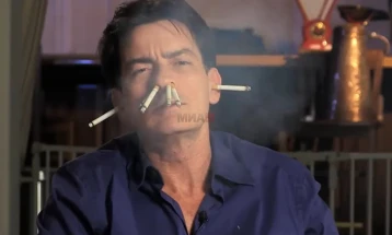 Чарли Шин и неговиот јавен пад поради дрогата во документарец