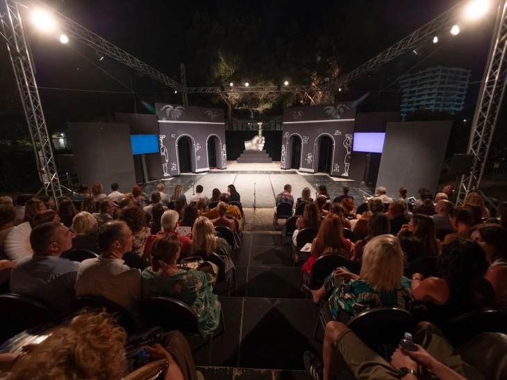 Драмски театар Скопје по четири успешни изведби во Будва, ќе настапи на „Охридско лето“