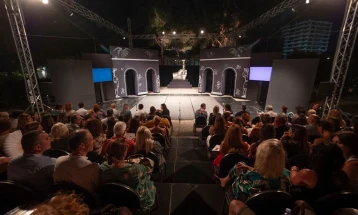 Драмски театар Скопје по четири успешни изведби во Будва, ќе настапи на „Охридско лето“