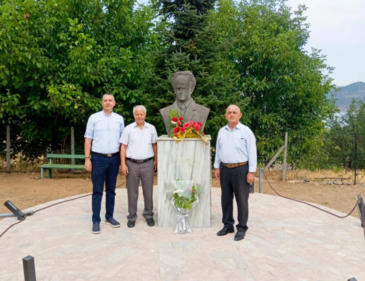 МАЕИ и „Обединети Македонци“ му оддадоа почит на Стерјо Спасе по повод 111- годишнината од неговото раѓање