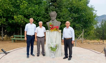 МАЕИ и „Обединети Македонци“ му оддадоа почит на Стерјо Спасе по повод 111- годишнината од неговото раѓање