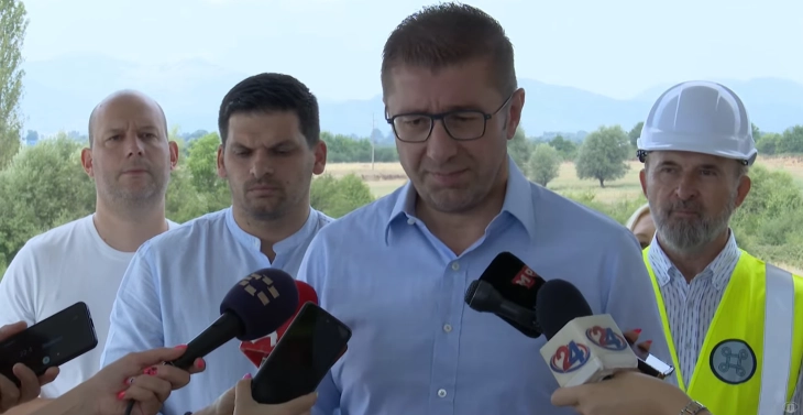 Mickoski: Institucionet parashtrojnë padi, por lufta kundër krimit dhe korrupsionit nuk mund të zhvillohet me Prokurori dhe prokuror republikan të këtillë