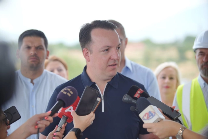 Николоски: Во функција ставена клучката што ги спојува Охрид и Струга, Македонија и Албанија