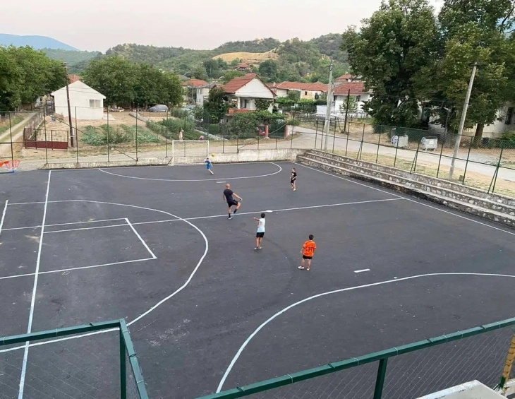 Реконструирано спортското игралиште во село Извор