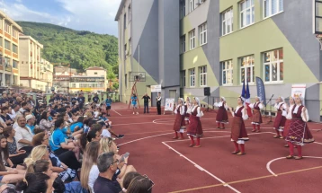 Францускиот караван на солидарноста донираше училиштен прибор во Крива Паланка 