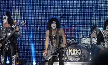 Трамп ги награди ревносните неистомисленици и критичари од „КИС“, тие се „длабоко почестени“