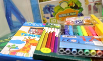 Тимови на Државниот пазарен инспекторат го контролираат спроведувањето на одлуката за цените на училишниот прибор