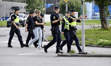 Dy të lënduar gjatë të shtënave në afërsi të një xhamie në Suedi