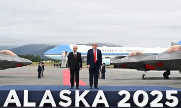 Во тек е историски самит на Трамп и Путин на Алјаска