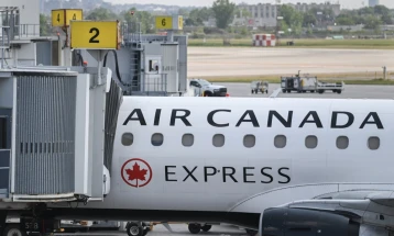 Штрајк на кабинскиот персонал на авиокомпанијата „Ер Канада“ приземји стотици авиони