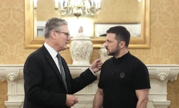 Стармер: Зеленски мора да учествува во идните мировни преговори