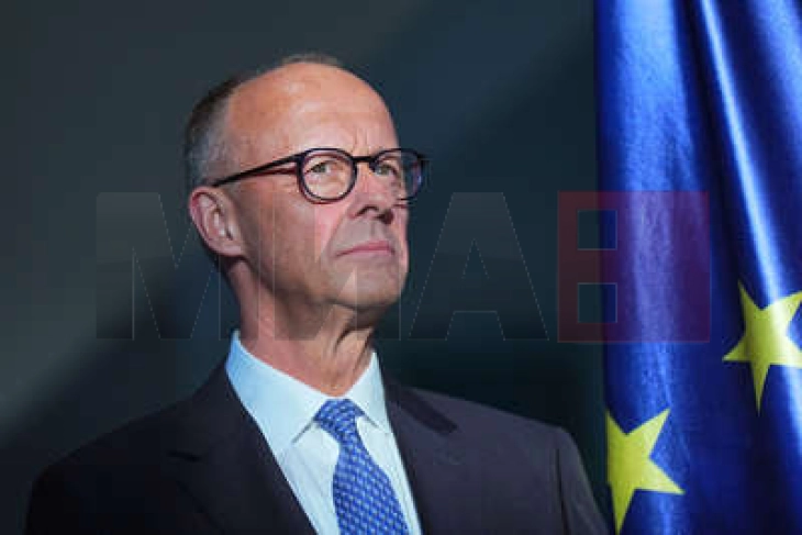 Kancelari gjerman Merc i përshëndet përpjekjet e Trampit për t'i dhënë fund luftës në Ukrainë