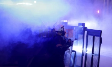 Дачиќ по синоќешните протести во Србија: Повреден жандарм, уапсени 18 лица, воспоставен ред и мир