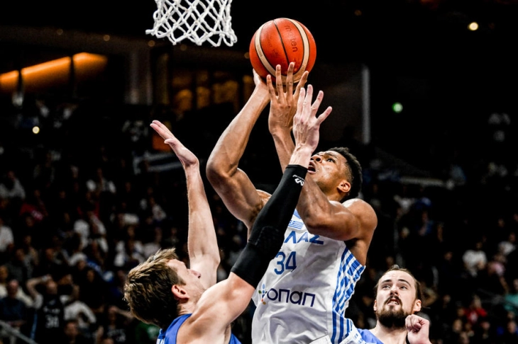 Адетокунбо почна да тренира со грчката репрезентација