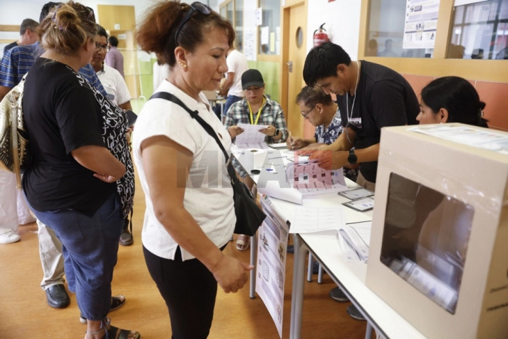 Боливијците денеска избираат претседател и парламент во услови на економска криза