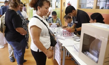 Боливијците денеска избираат претседател и парламент во услови на економска криза