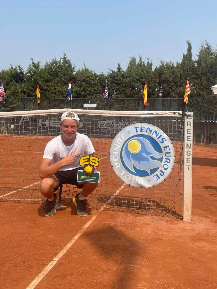 Алексовски го освои шампионскиот пехар на турнир во Барселона