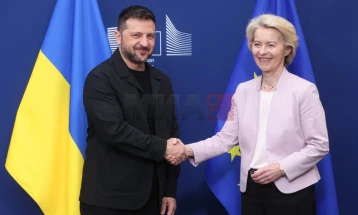 Fon der Lajeni dhe Zelenski nga Brukseli: Është e rëndësishme që lufta të ndalet, ndërsa Ukraina të marrë garanci sigurie