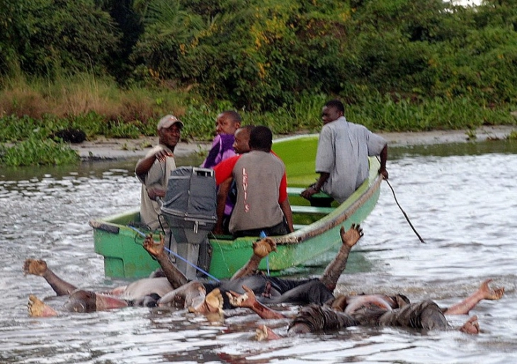 Повеќе од 40 лица се водат за исчезнати во бродолом во Нигерија