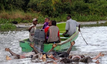 Повеќе од 40 лица се водат за исчезнати во бродолом во Нигерија