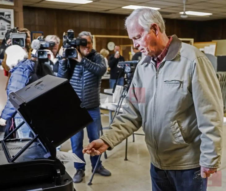 Трамп планира укинување на гласањето по пошта пред изборите за Конгресот во 2026