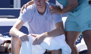 Carlos Alcaraz wins Cincinnati Open as Jannik Sinner retires in final