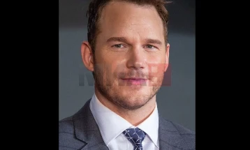 Крис Прат во одбрана на министерот Кенеди: Не мора партијата да ми го одредува секој став