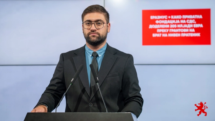 Манасиевски: „Еразмус +“ како приватна фондација на СДС, доделени 205 илјади евра преку грантови на брат на нивен пратеник