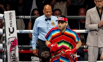 Боксерот Чавез префрлен во мексикански затвор