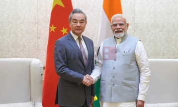 Кина и Индија договорија летови, инвестиции и повлекување на војската од границата