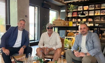 Llukrovski dhe Gjorgjievski në takim me Vllatko Stefanovski: Premtuam se së bashku do ta kthejmë shkëlqimin e Shkupit, e me atë edhe Karposhit