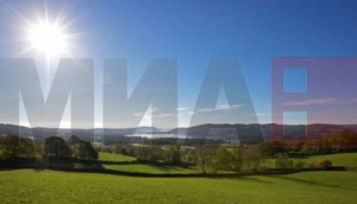 Mot me diell dhe i ngrohtë me vranësira lokale, për fundjavë temperaturat do të ulen