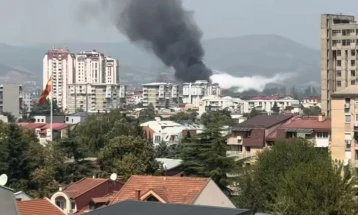 Ангелов: Се става под контрола пожарот кај бараките „лепенки“ во  Карпош, нема информации за повредени