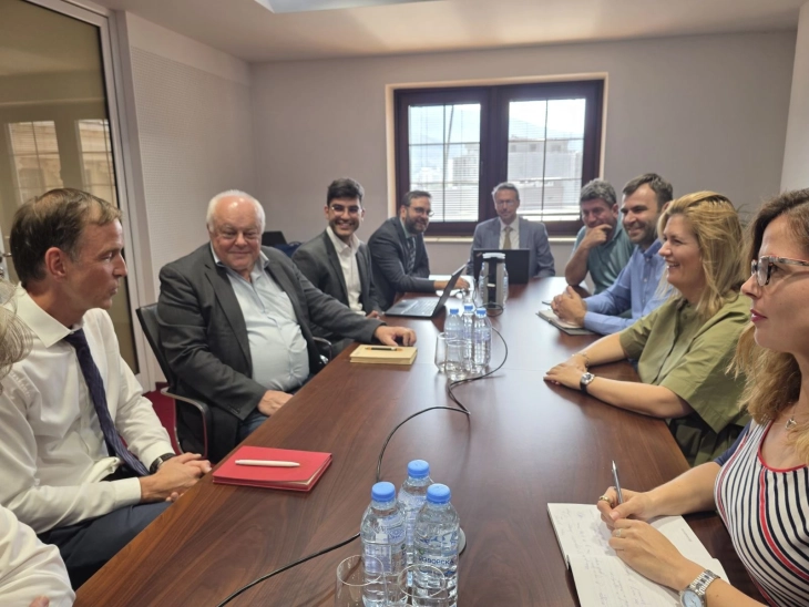 Средба на Божиновска и Љатифи со претставници на KfW за енергетска инфраструктура и регионална поврзаност