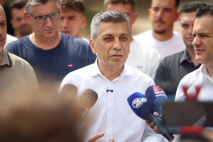 Mexhiti inspektoi punimet për ndërtimin e rrjetit primar të ujësjellësit në Merovë të Zhelinës