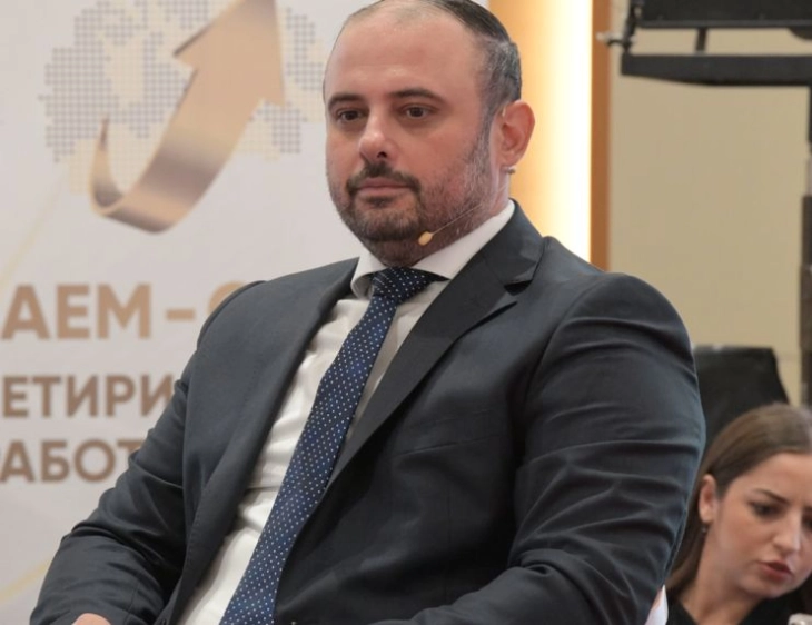 Gjorgjievski: Për herë të parë në historinë e Maqedonisë, njëkohësisht po ndërtohen shumë shkolla, kopshte, objekte sportive dhe infrastrukturë rrugore