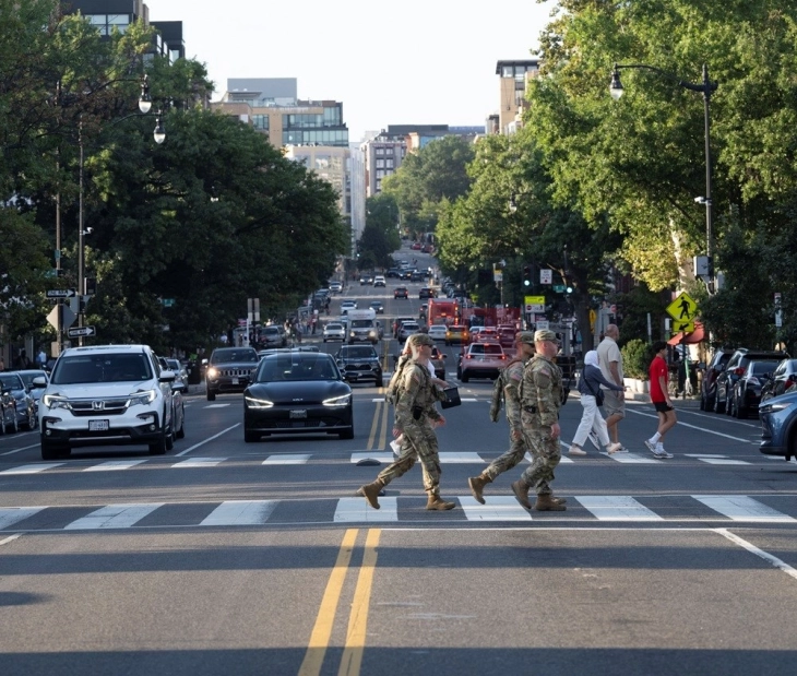 Pentagoni: Ushtarët e Gardës Kombëtare në rrugët e Uashingtonit do të fillojnë të mbajnë armë