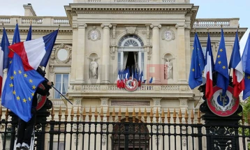 Parisi i bëri thirrje ambasadorit amerikan pas akuzave të tij ndaj Makronit