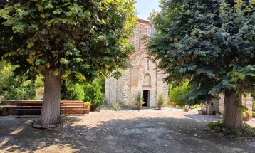 На 28 август илјадници верници секоја година и се молат на Богородица за спасение во манастирот на Матка