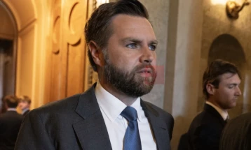 Гардијан: Џеј Ди Венс во февруари барал замена за Зеленски, Залужни одбил телефонски повик