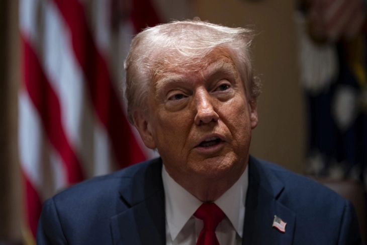 Трамп: Ќе се сретнам со Ким „во одреден момент“