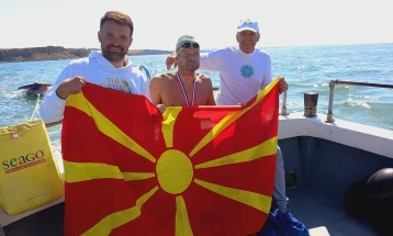 Поп Ацев е петтиот Македонец што го преплива Ла Манш