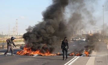 Главните автопатишта во Израел затворени поради протести со кои се бара прекин на војната во Газа