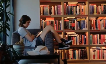 Изложба и филм на Киро Урдин и три нови документарни остварувања на „Докуникулци“ на 16. издание на „МакеДокс“