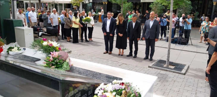 Gov’t delegation lays flowers at Mother Teresa’s memorial plaque on 115th birth anniversary