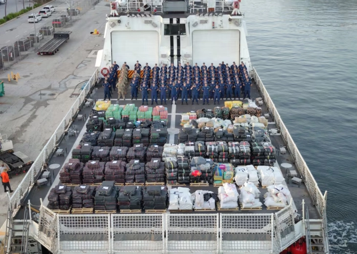 Американската крајбрежна стража летово заплени 34 тони дрога од прекуокеански бродови