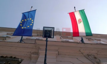 Hungaria padit BE-në për përdorimin e interesave të fondeve të ngrira ruse për të ndihmuar Ukrainën